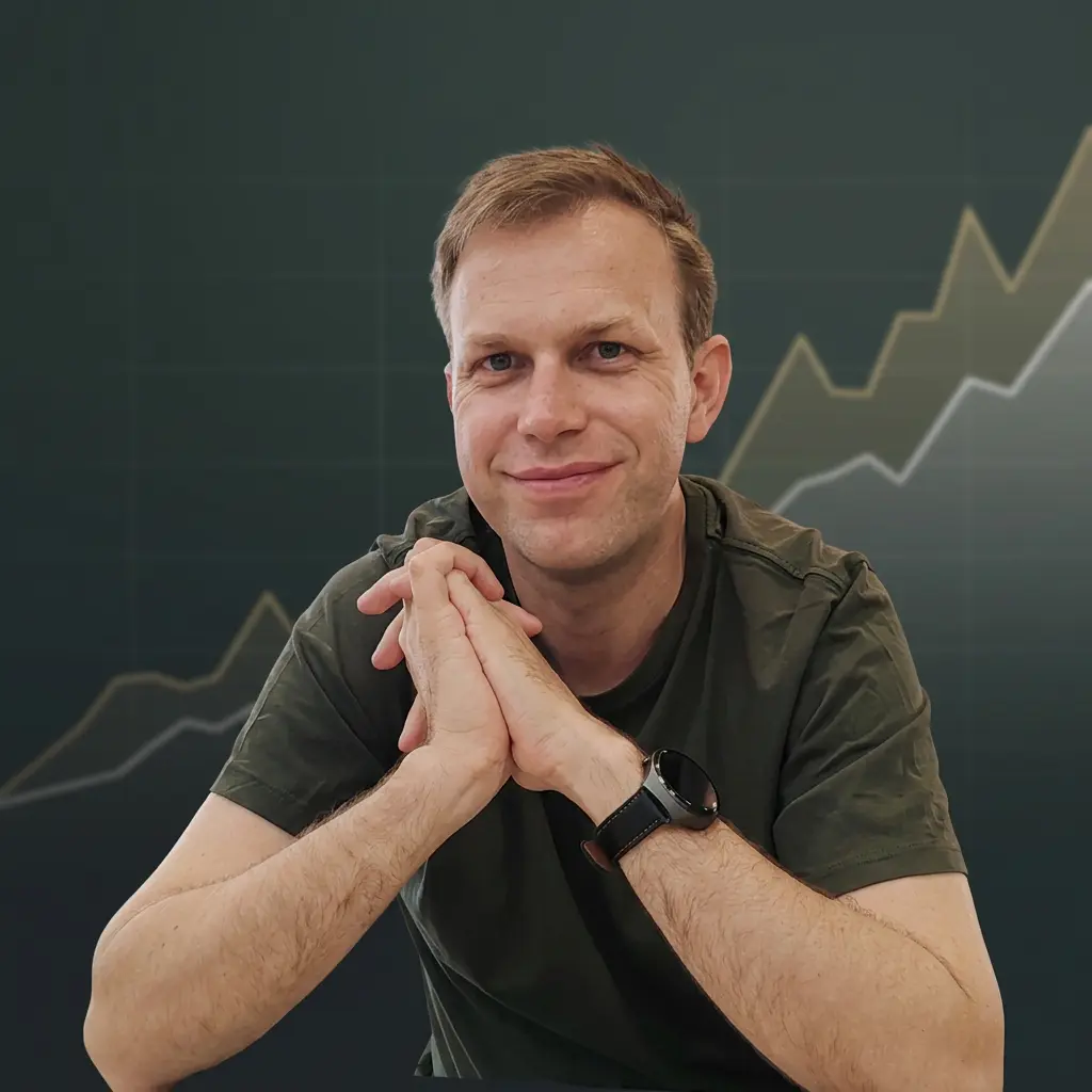 Trond, founder of Forex and Profits, sitting with a rising trading chart in the background